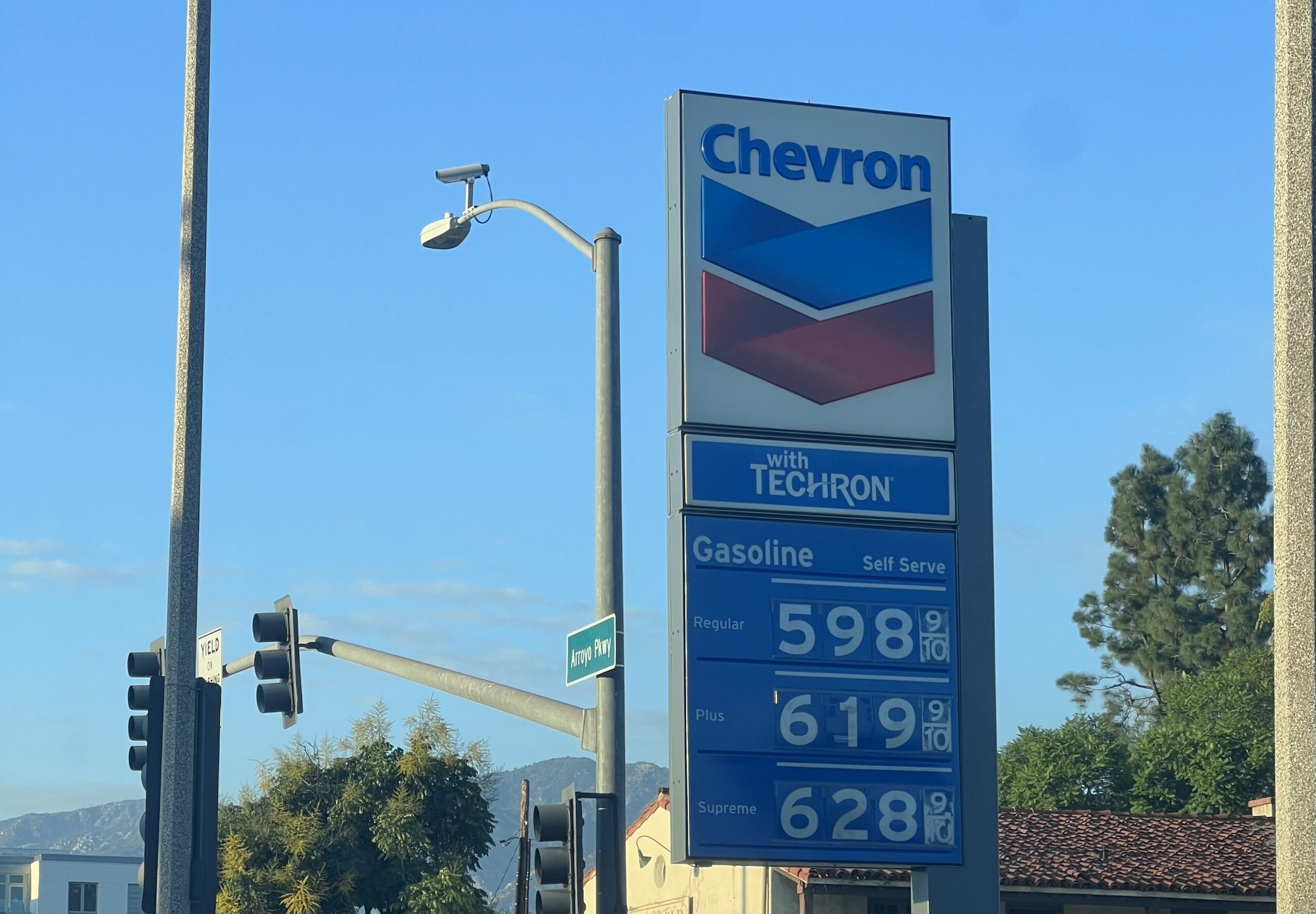 洛杉矶县的天然气价格继续上涨